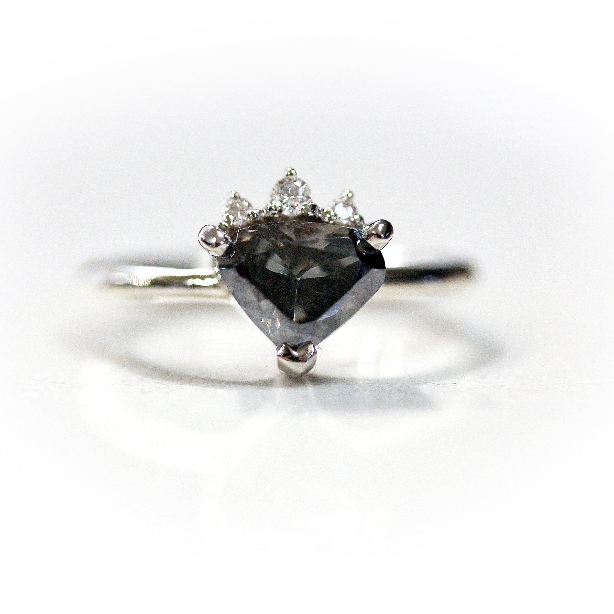 Orb Diamond Ring at Rs 36236/piece | Halo Diamond Ring in Surat | ID:  2852611689612